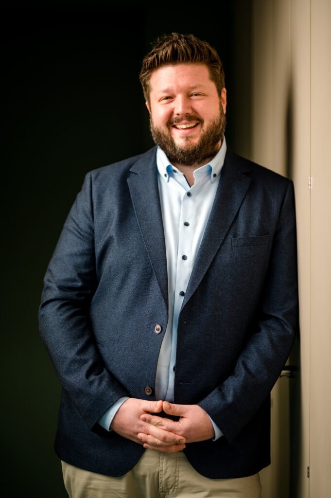 Im Bild zu sehen Oliver Oettgen